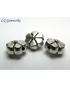 60 ANTIQUE SILVER TONE Base Metal 7mm Flower Beads #418